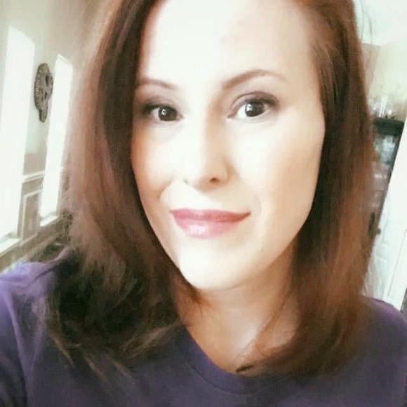 Meet your Posher, Darlene - Picture 1 of 1